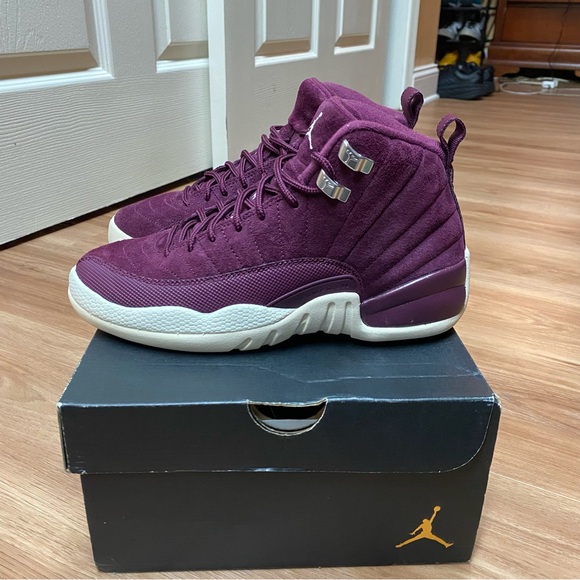 Air Jordan Retro 1 And 12 Women’s Sneaker Bundle Sizes 6.5 - Picture 14 of 16